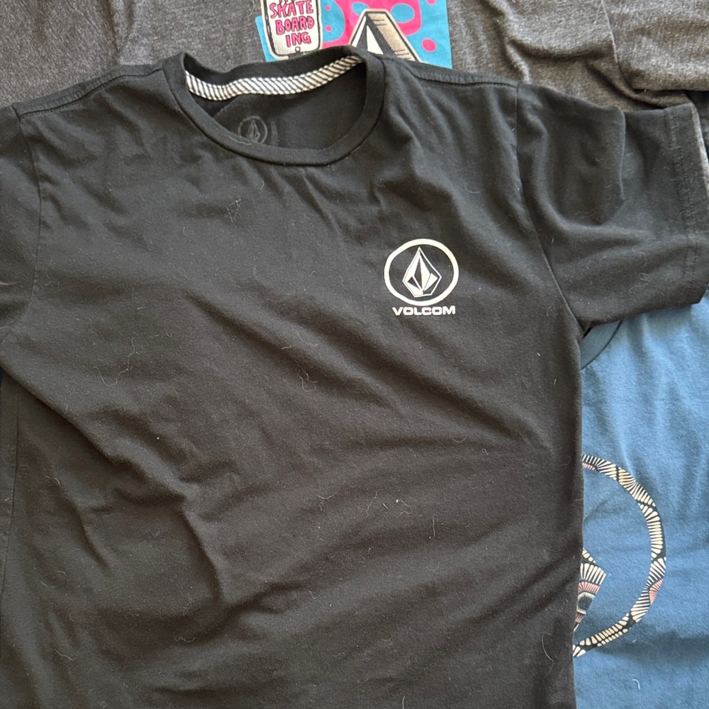 Volcom/Vans Skater Boy Bundle Graphic tees, shirts, baggy jeans - Picture 5 of 11
